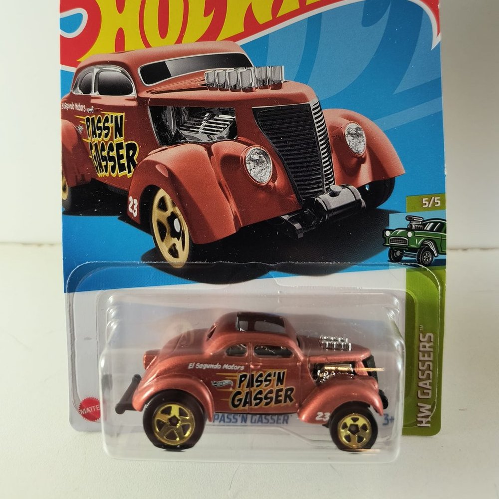 B23 Hot Wheels Passin Gasser with shipping protector b23